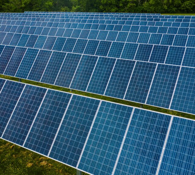 Can I connect a 100W solar panel to a 200W solar panel?